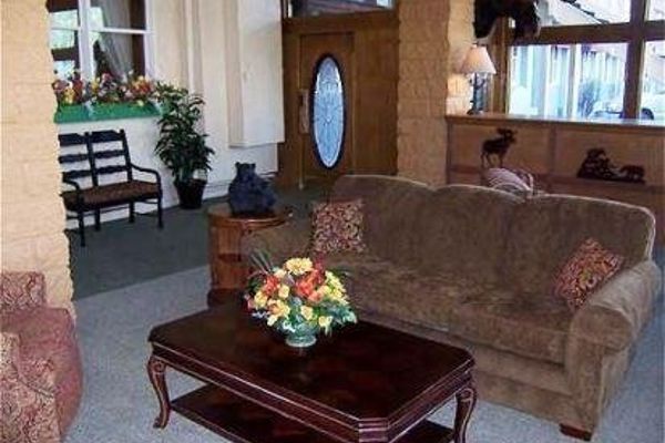 Clarion Hotel and Suites (Fairbanks)